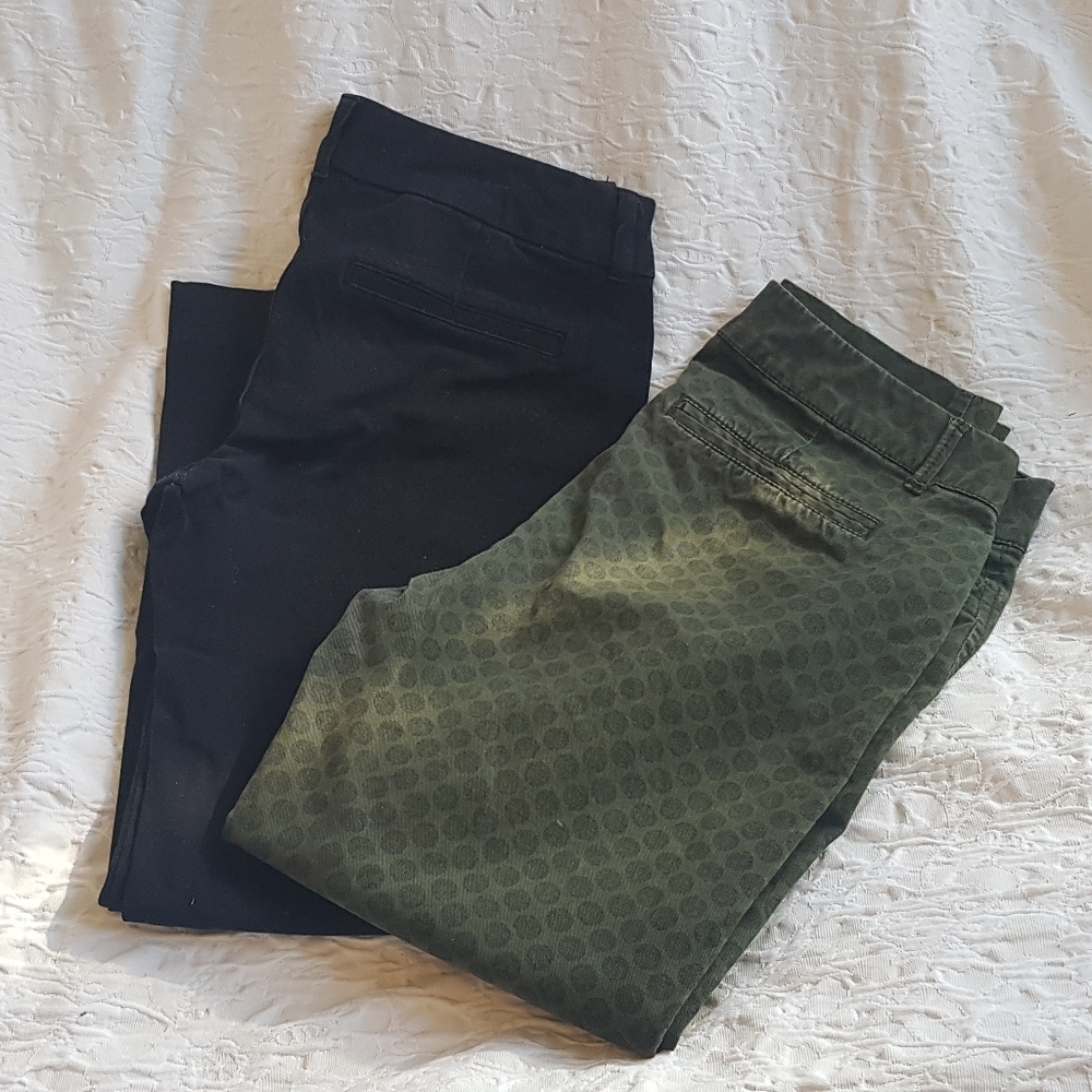2 pairs! Old Navy mid-rise ankle pixie pants